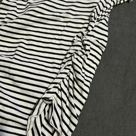 2 Maternity T Shirts - Picture 5 of 8